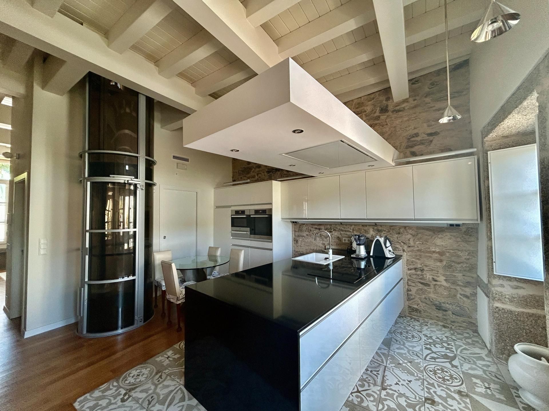 Kitchen of Single-family semi-detached for sale in Santiago de Compostela   with Balcony