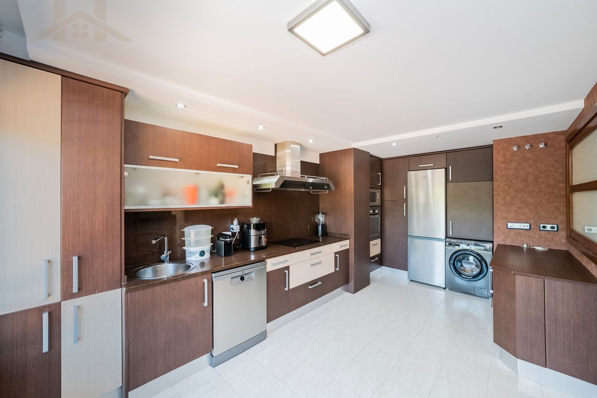 Kitchen of Single-family semi-detached for sale in Arroyomolinos (Madrid)  with Air Conditioner, Heating and Private garden