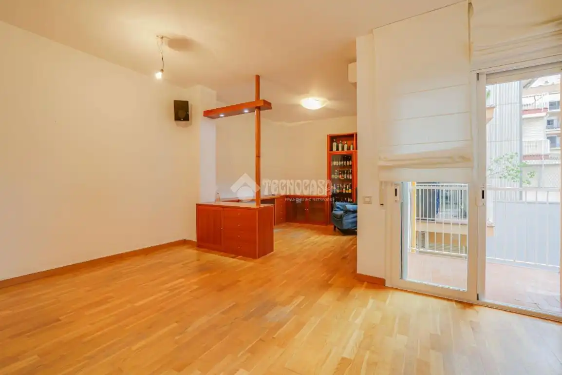 Sala de estar de Piso en venta en Barcelona con Calefacción y Balcón