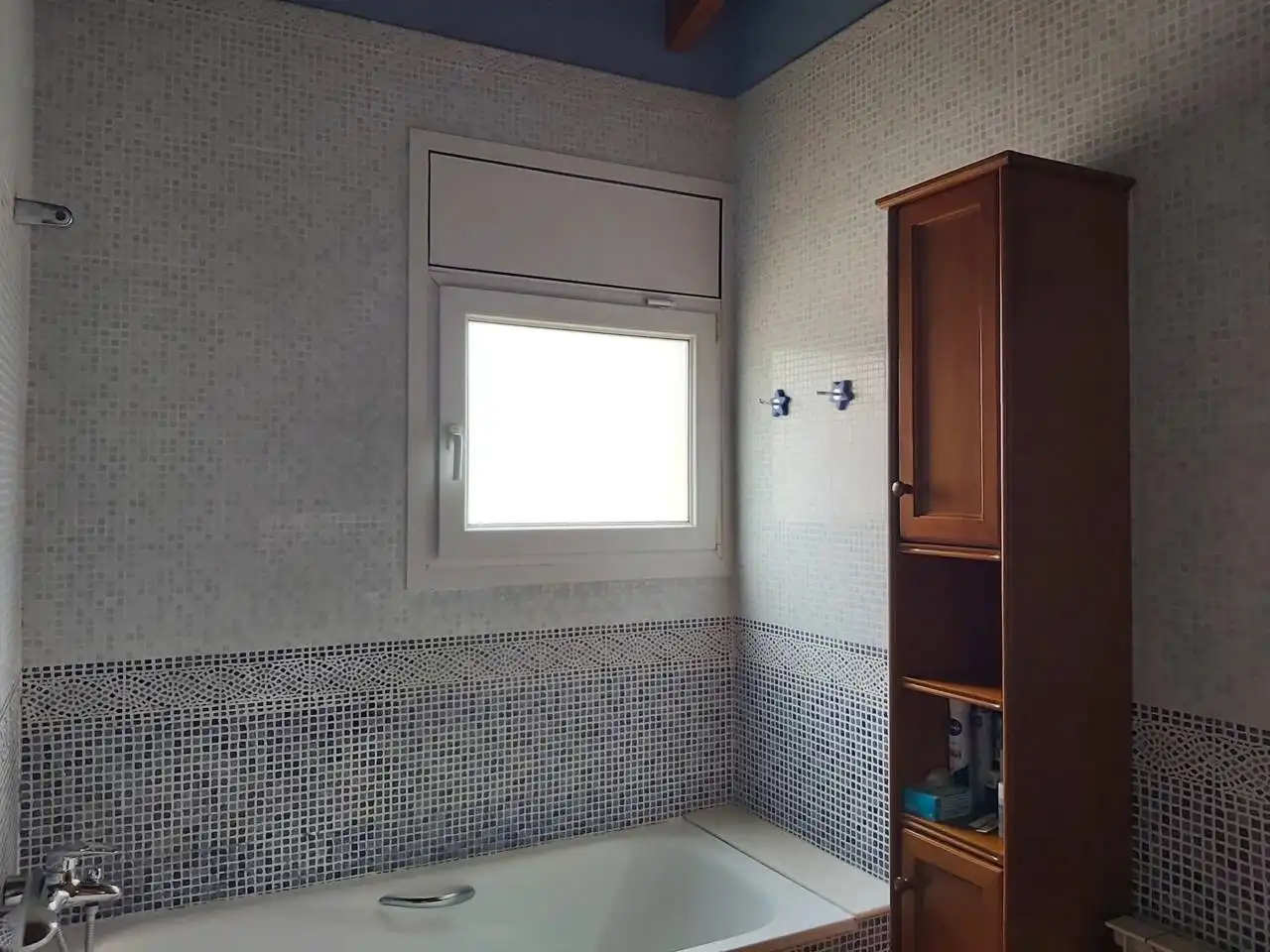 Bathroom of Houses for sale in Sant Cugat del Vallès  with Air Conditioner, Heating and Private garden