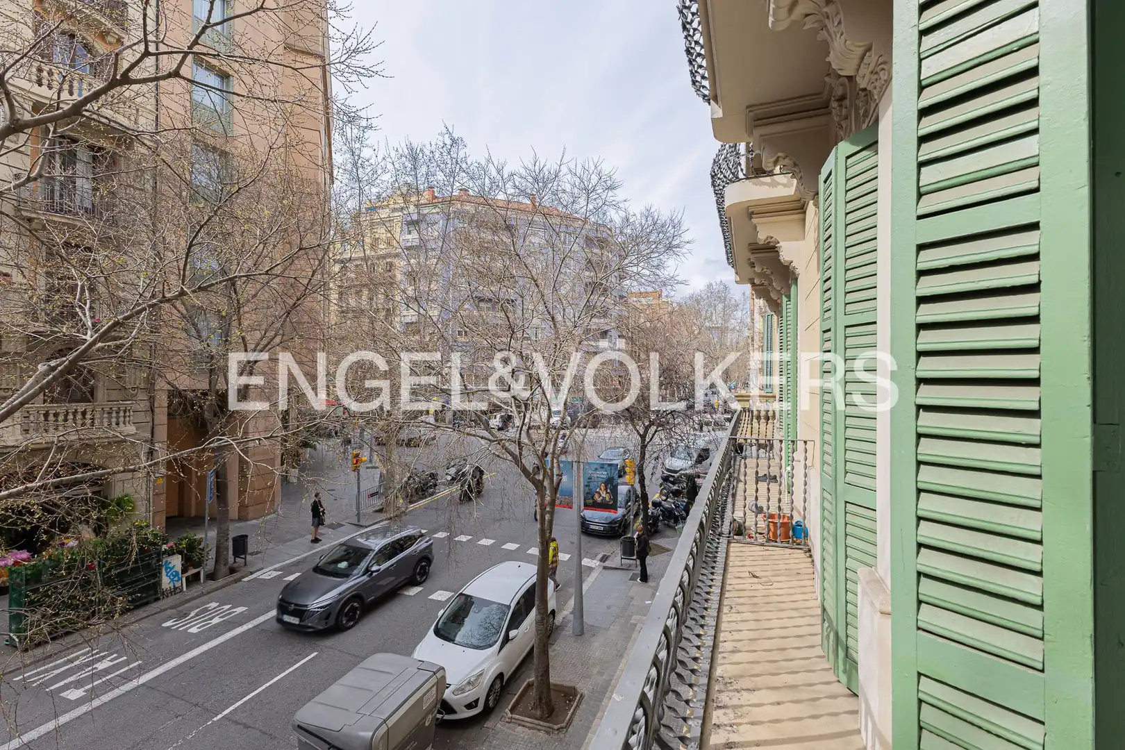 Vista exterior de Piso en venta en Barcelona con Calefacción, Parquet y Balcón