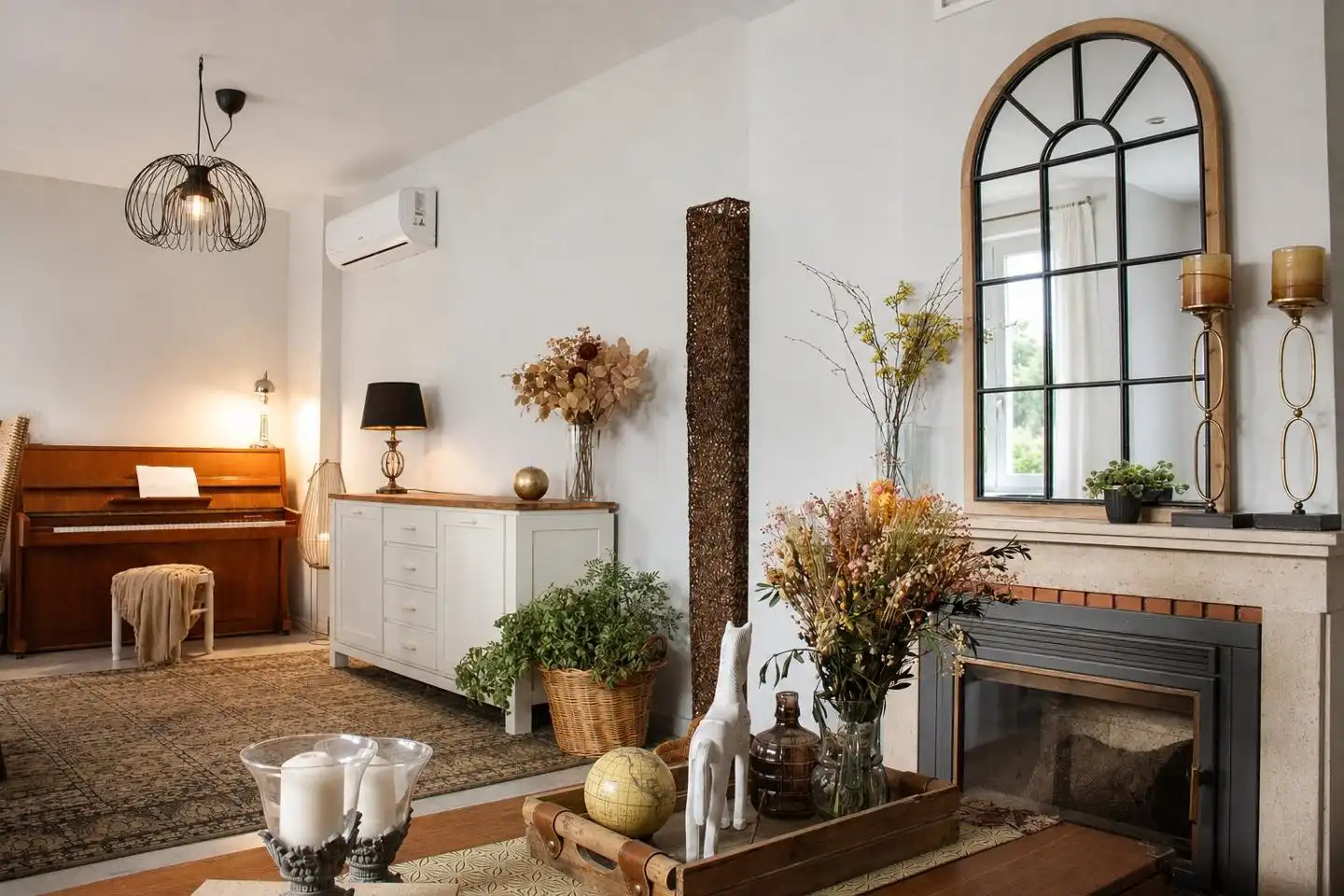 Sala d'estar de Casa adosada en venda en Bormujos amb Aire condicionat, Calefacció i Jardí privat