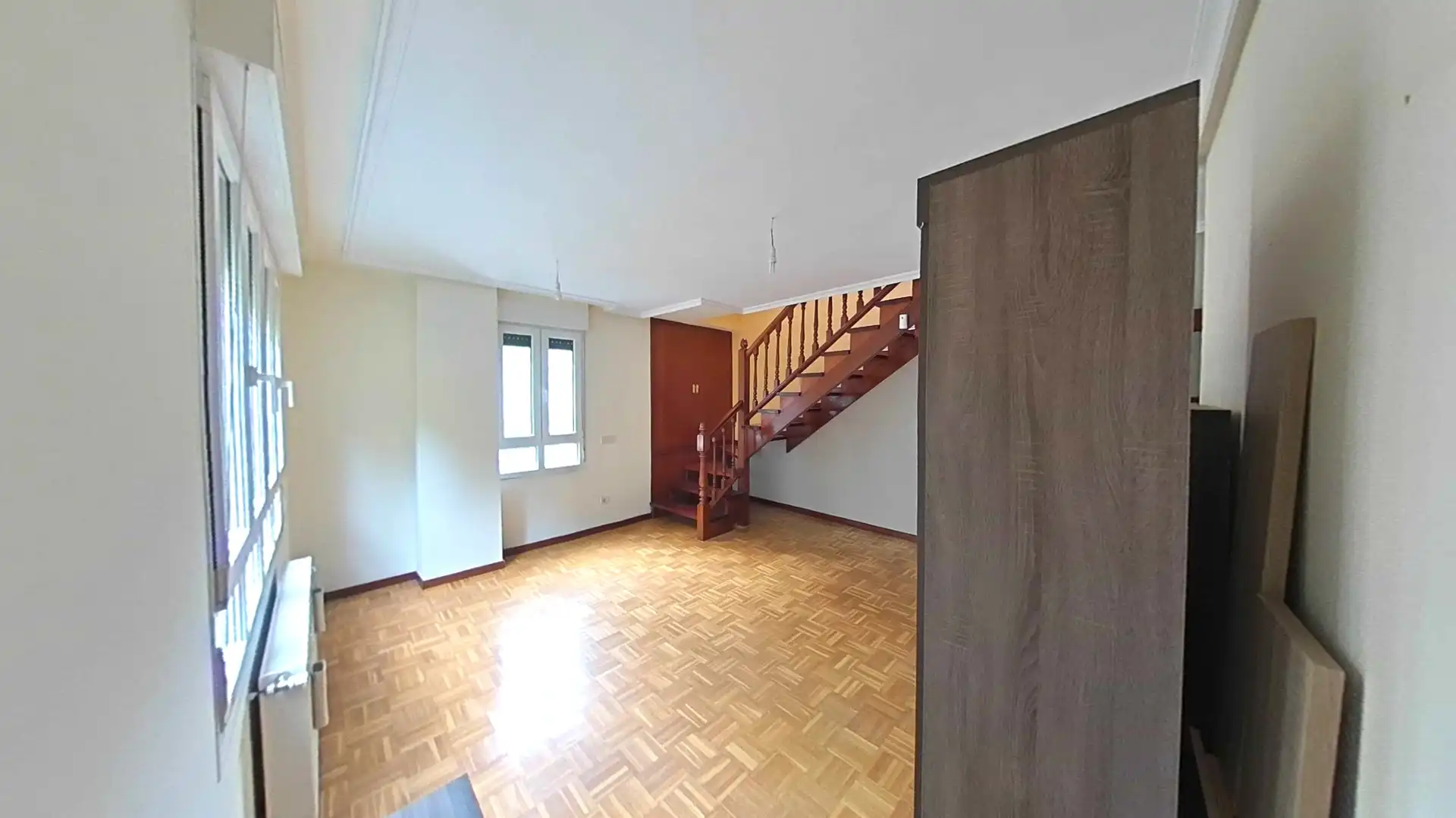 Sala d'estar de Pis en venda en Mieres (Asturias) amb Calefacció i Traster