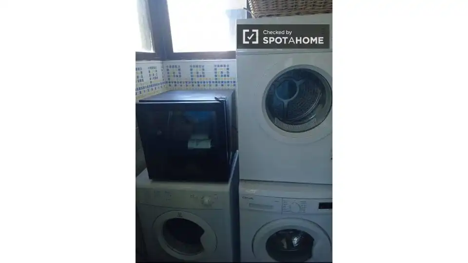 Exterior view of Flat for share in Las Rozas de Madrid  with Air Conditioner, Heating and Furnished