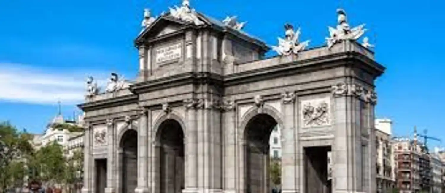 Exterior view of Buildings for sale in Madrid