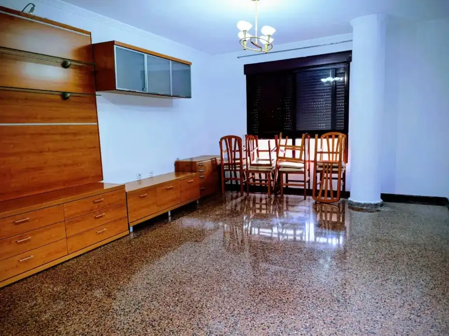 Comedor de Piso de alquiler en Torrent con Horno y Lavadora