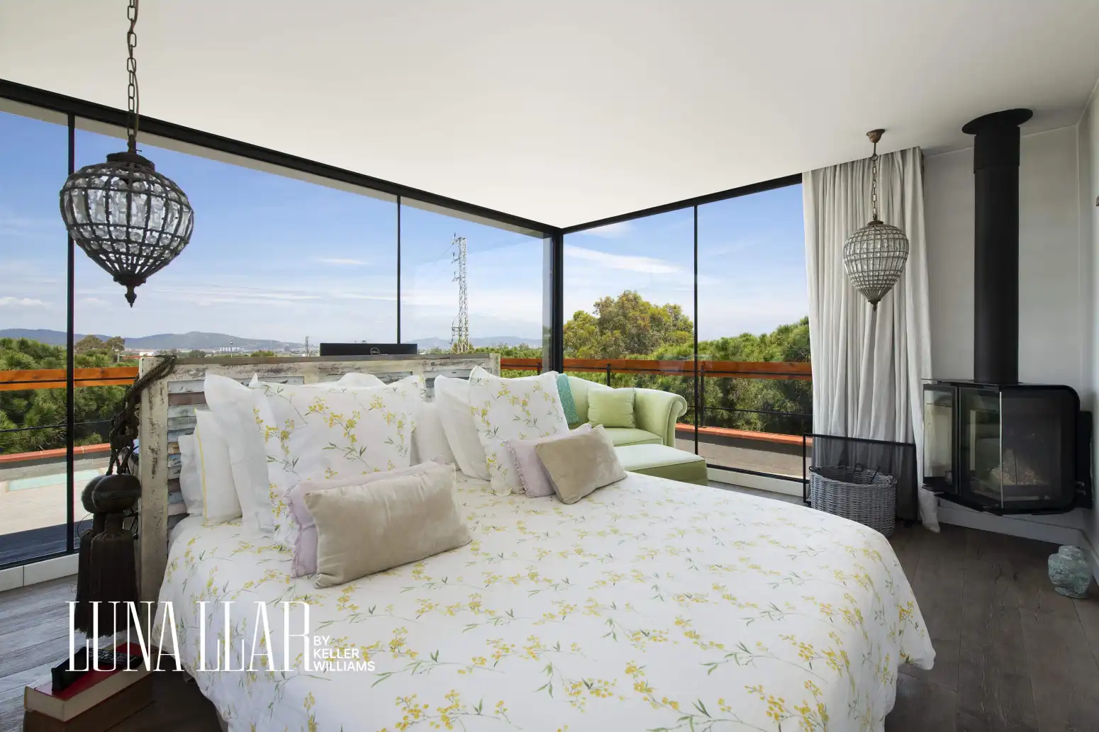Schlafzimmer von Dachboden zum Verkauf in Gavà mit Heizung, Parkett und Terrasse