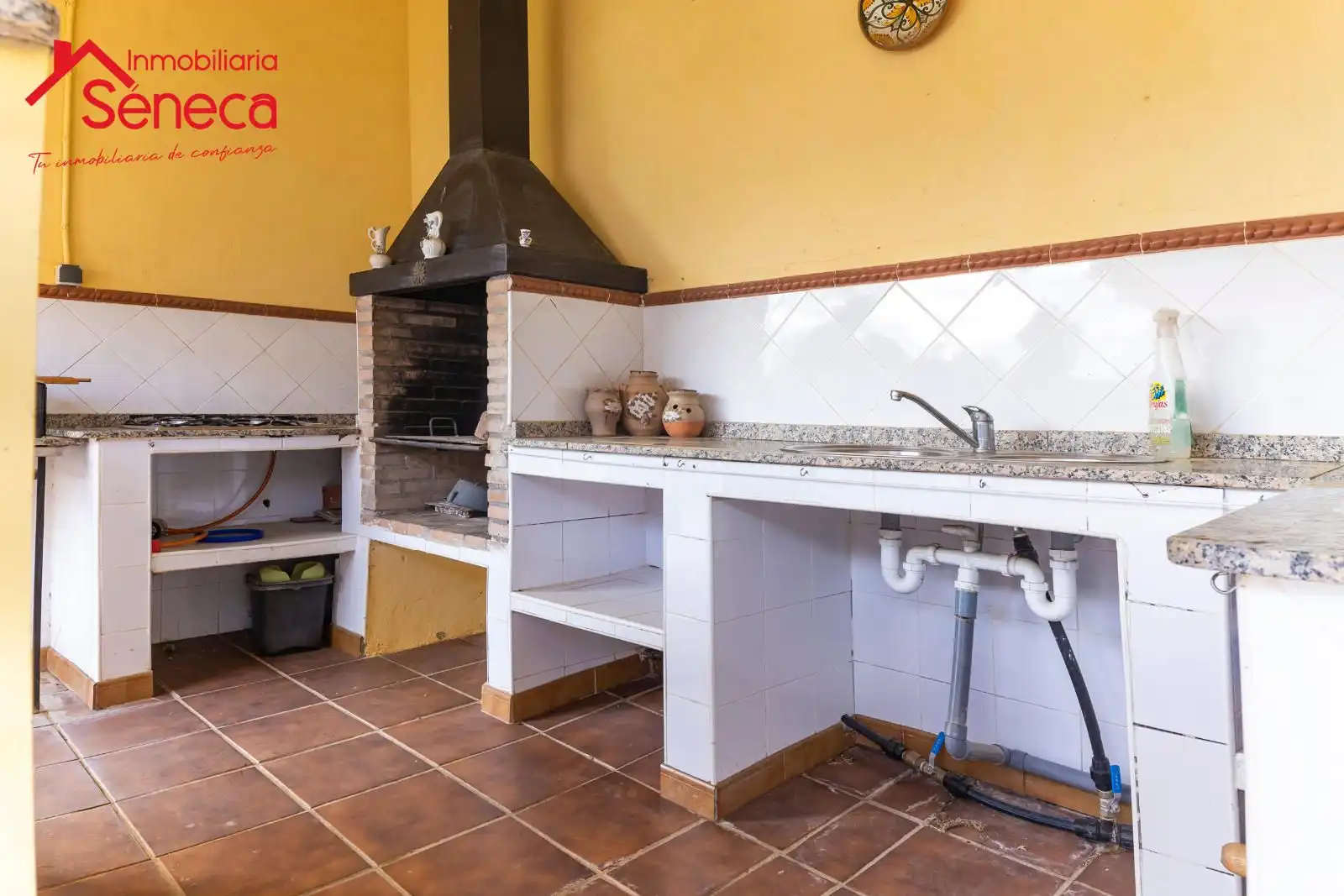 Kitchen of Houses for sale in La Carlota  with Air Conditioner, Heating and Private garden
