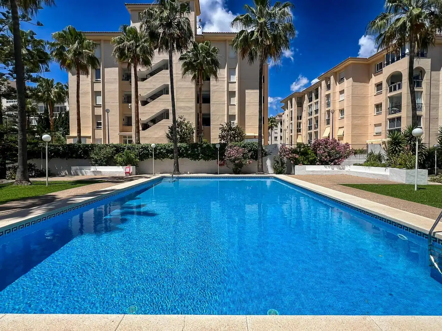 Swimming pool of Apartments for sale in L'Alfàs del Pi  with Air Conditioner, Private garden and Terrace