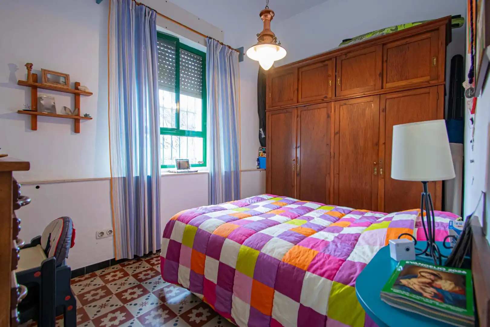 Dormitori de Casa o xalet en venda en Espartinas amb Jardí privat, Terrassa i Traster