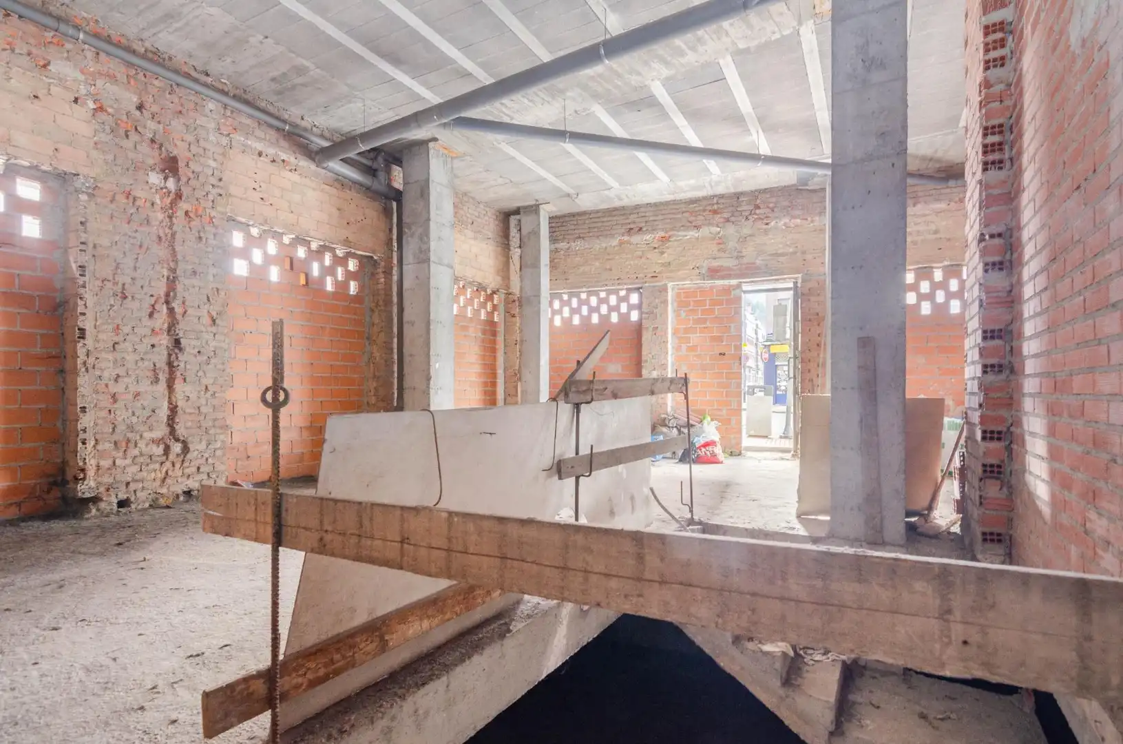Business premises for sale in Calle MANUEL LLANEZA 2, imagen 5