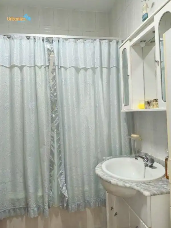 Badezimmer von Country house zum Verkauf in Villanueva del Fresno mit Klimaanlage und Alarm