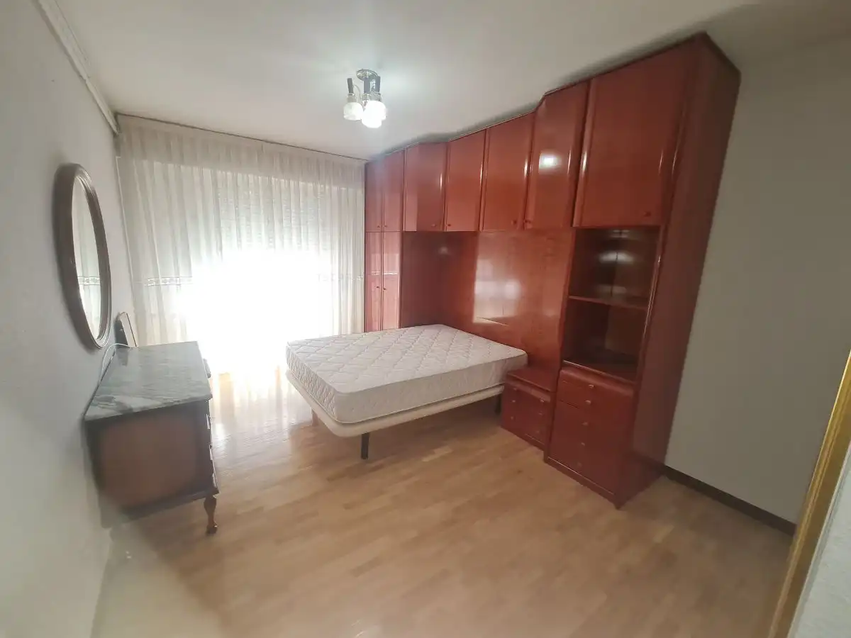 Dormitori de Apartament de lloguer en Fuenlabrada amb Aire condicionat, Calefacció i Parquet