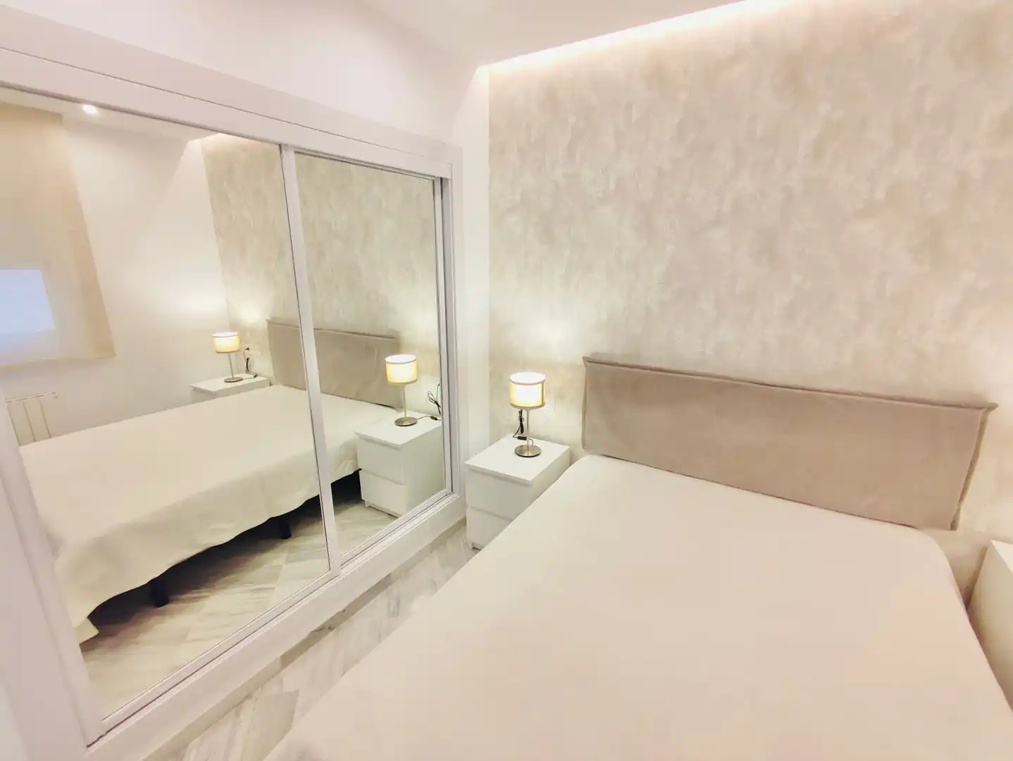 Schlafzimmer von Wohnung zur Miete in Granada mit Klimaanlage, Heizung und Terrasse