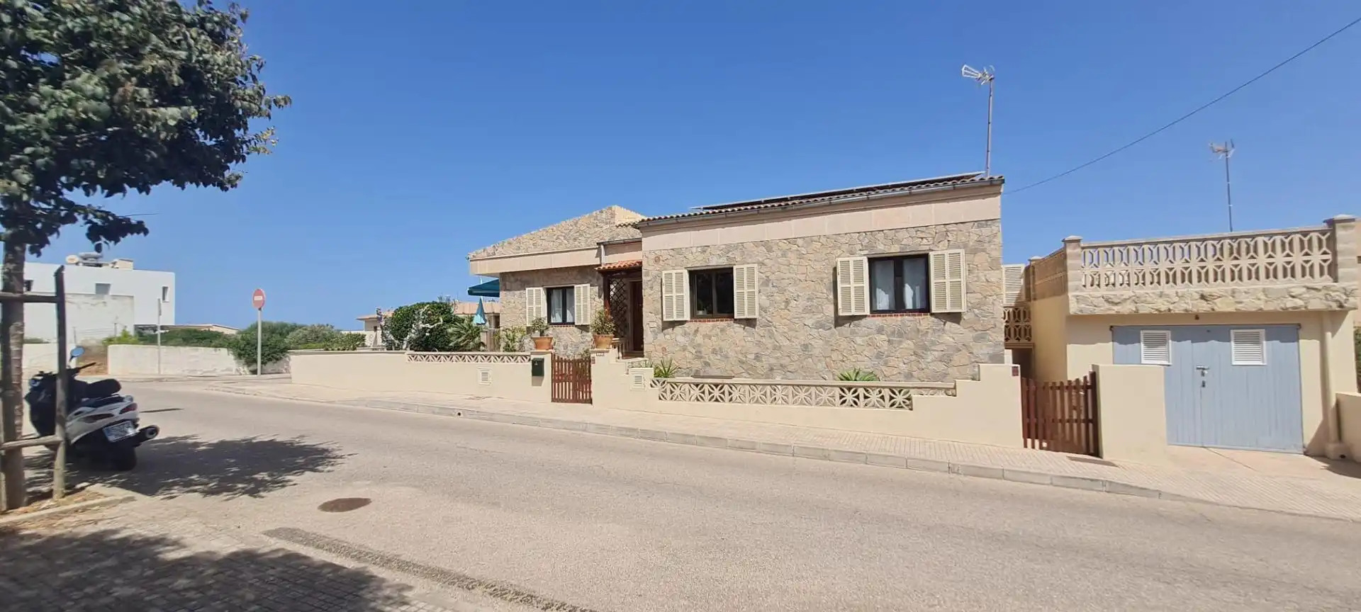 Vista exterior de Casa o xalet en venda en Santa Margalida amb Aire condicionat, Calefacció i Jardí privat