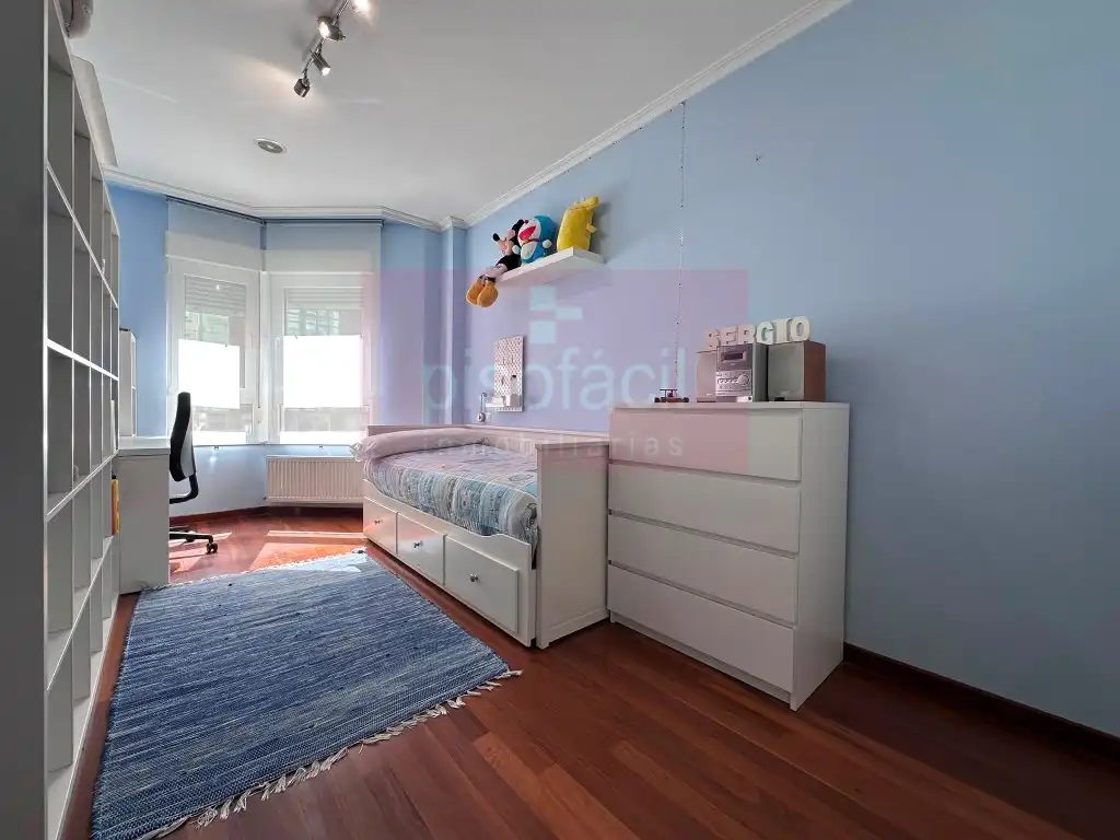 Bedroom of Flat for sale in Lugo