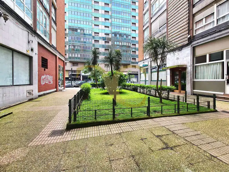 Vista exterior de Piso en venta en Gijón  con Calefacción, Jardín privado y Trastero