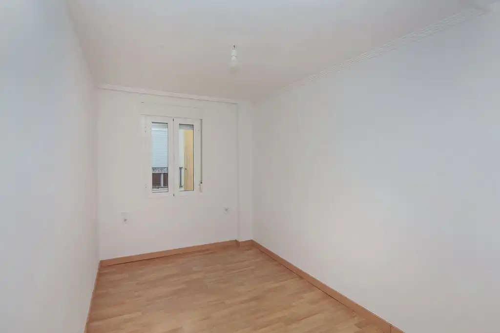 Habitación de Piso en venta en Avenida de la Paz  