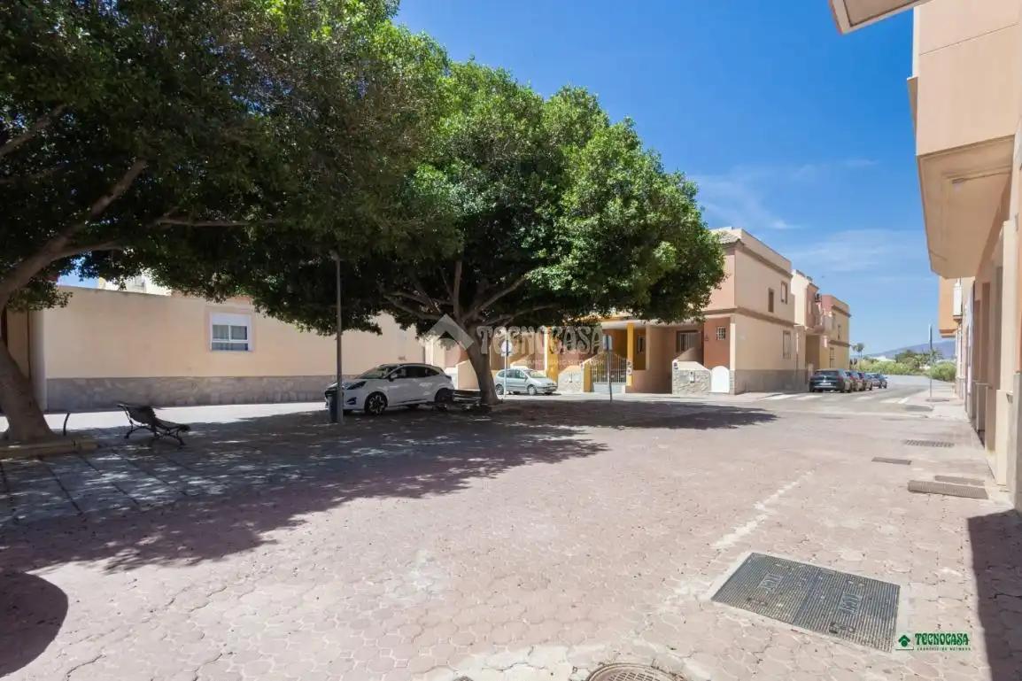 Vista exterior de Piso en venta en Almería con Aire acondicionado