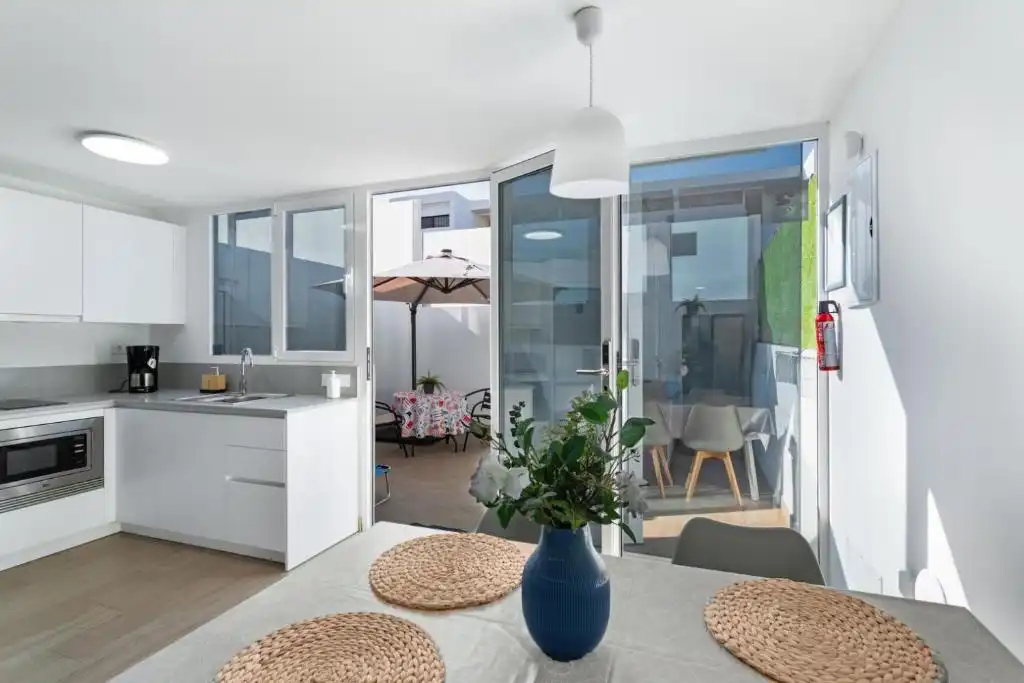 Küche von Wohnungen zur Miete in San Bartolomé de Tirajana mit Klimaanlage, Heizung und Terrasse