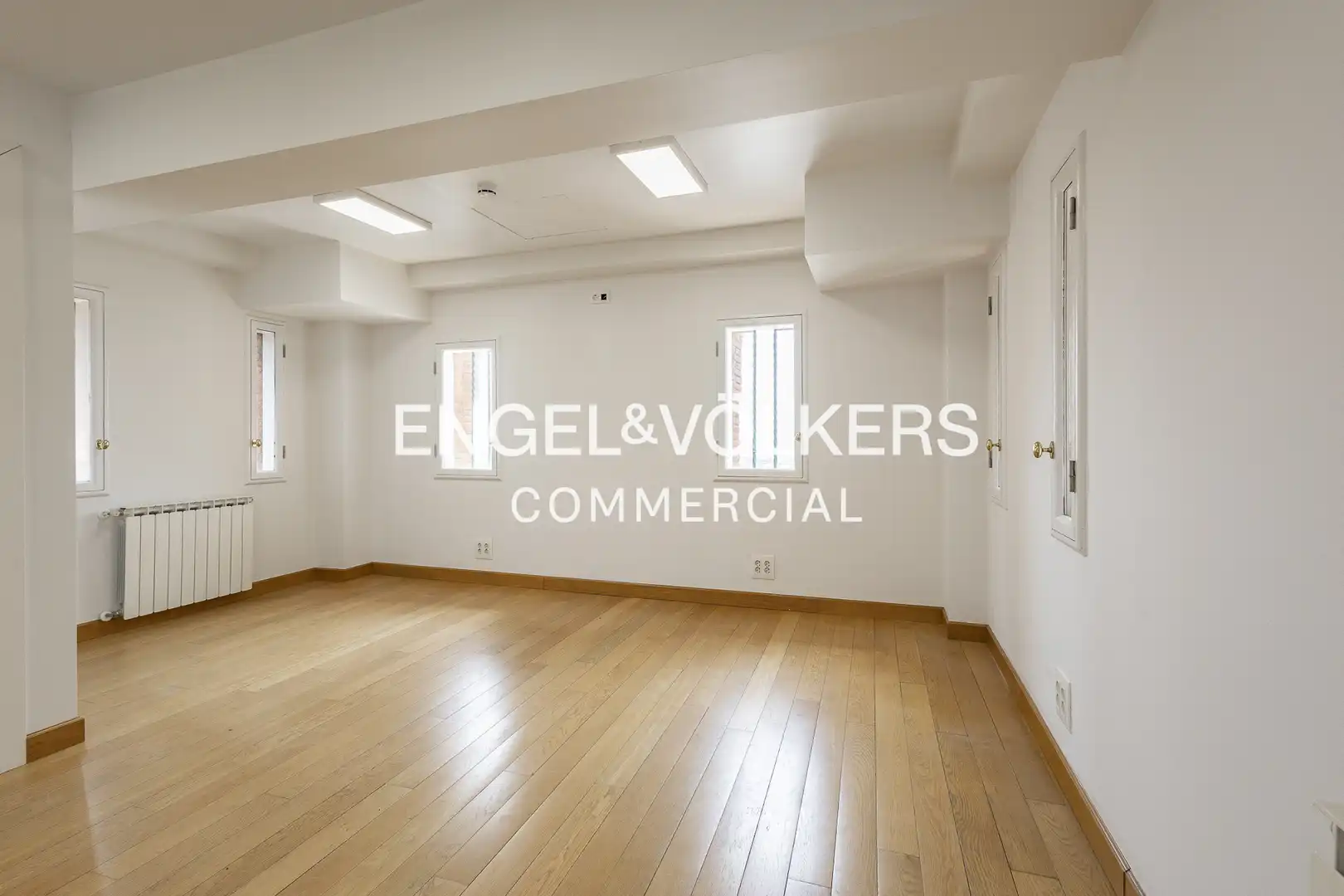 Büro zur Miete in Barcelona mit Klimaanlage und Terrasse