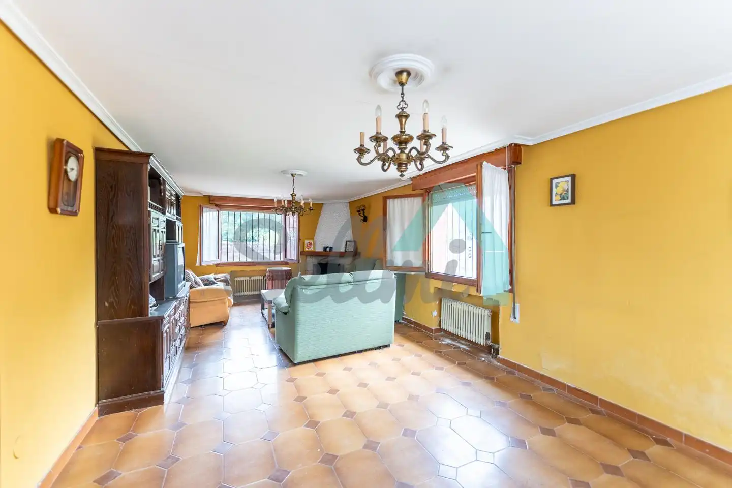 Sala d'estar de Casa o xalet en venda en Llanes amb Calefacció, Jardí privat i Terrassa