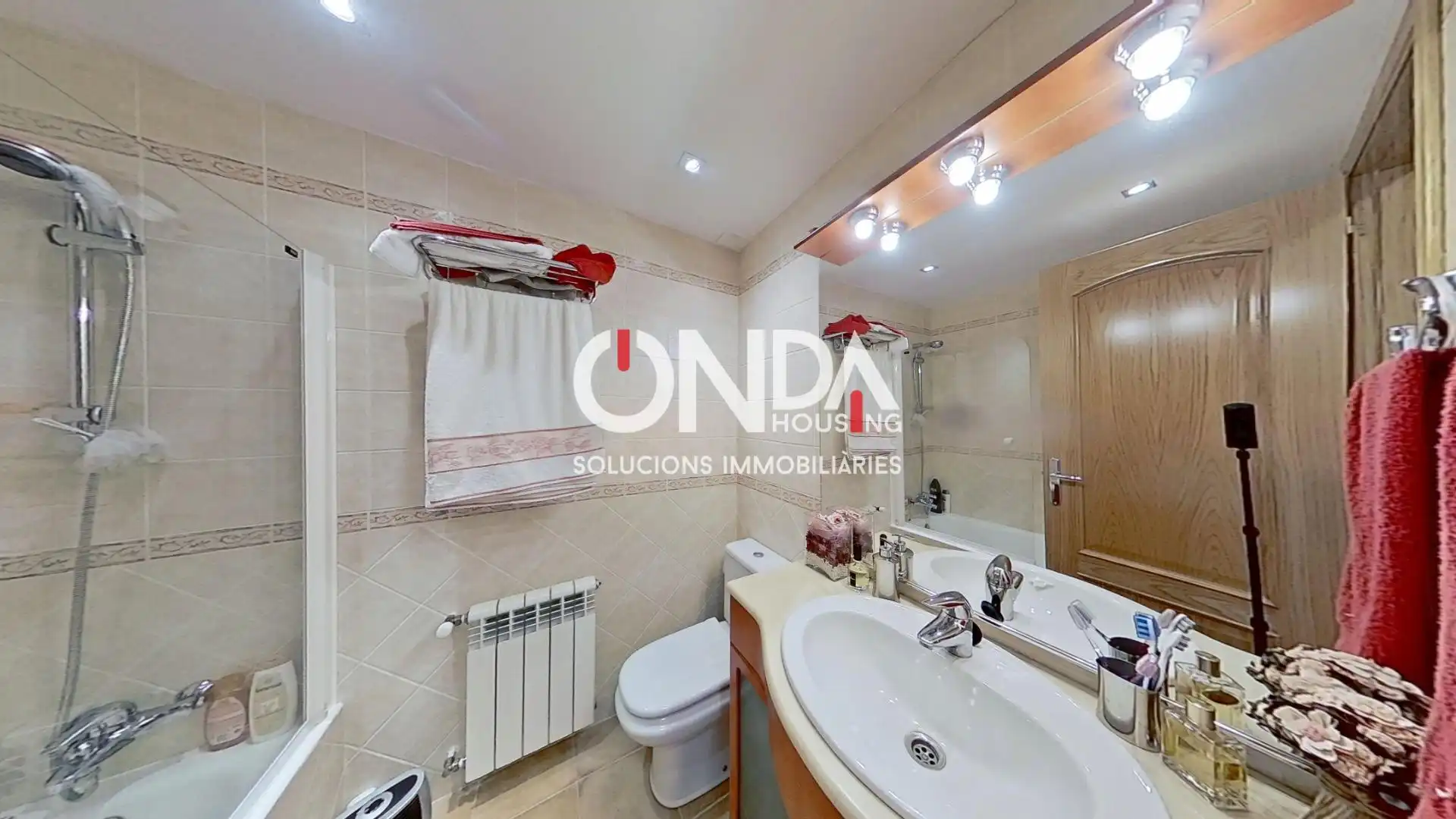 Baño de Casa adosada en venta en Tremp con Calefacción, Terraza y Trastero