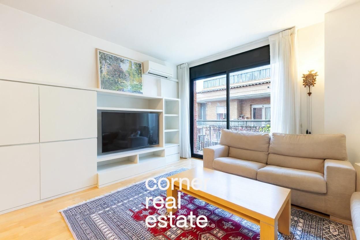 Exterior view of Flat for sale in Sant Cugat del Vallès  with Air Conditioner, Heating and Parquet flooring