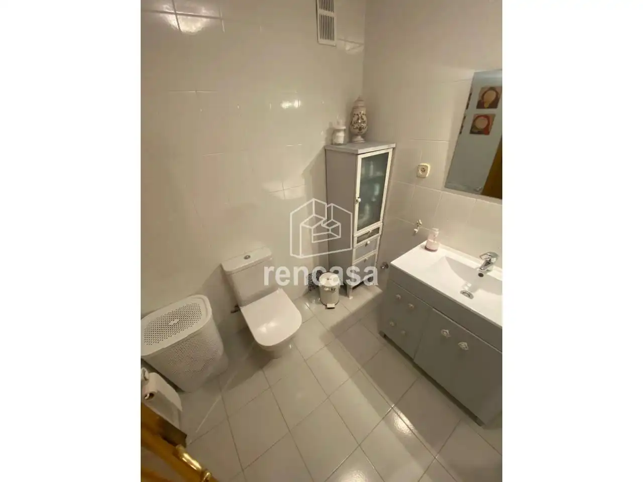 Baño de Piso de alquiler en Lleida con Parquet, Amueblado y Balcón