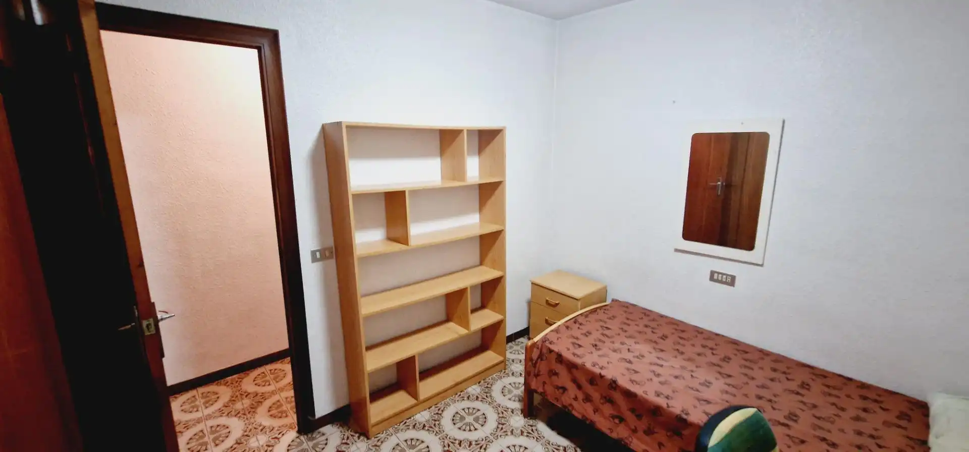 Buildings for sale in Ensanche - Parque del Oeste