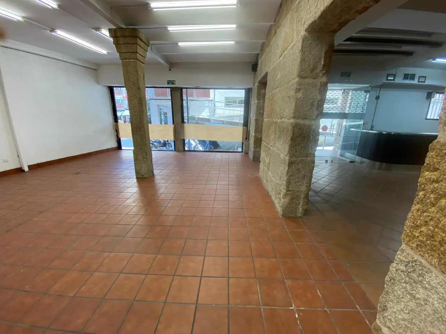 Local de alquiler en Ourense Capital  con Calefacción, Terraza y Amueblado