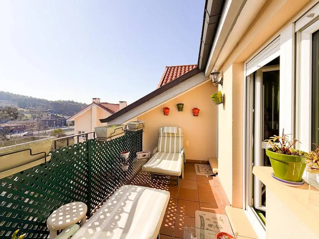 Terraza de Piso en venta en Santa Cruz de Bezana con Calefacción, Terraza y Trastero