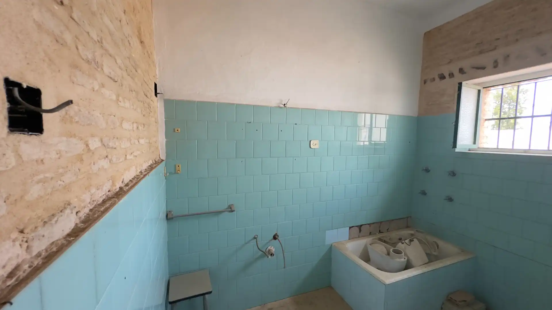 Bany de Casa o xalet en venda en Umbrete amb Terrassa, Traster i Piscina