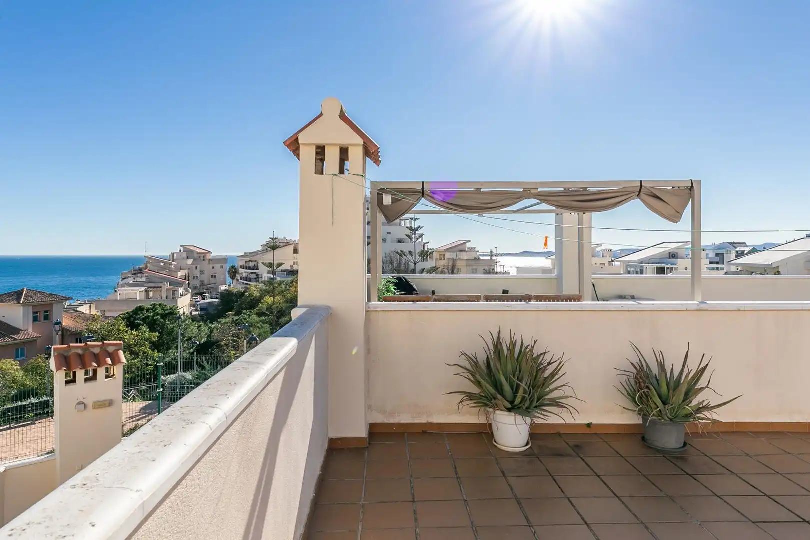 Terraza de Dúplex en venta en Benalmádena con Aire acondicionado, Calefacción y Jardín privado