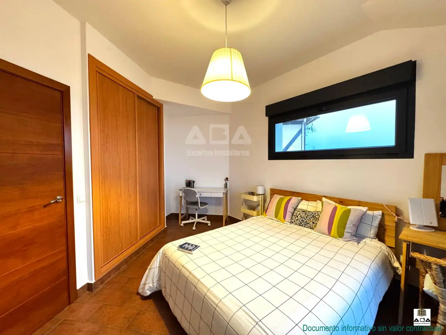 Dormitori de Casa o xalet en venda en Poyales del Hoyo amb Calefacció, Jardí privat i Terrassa
