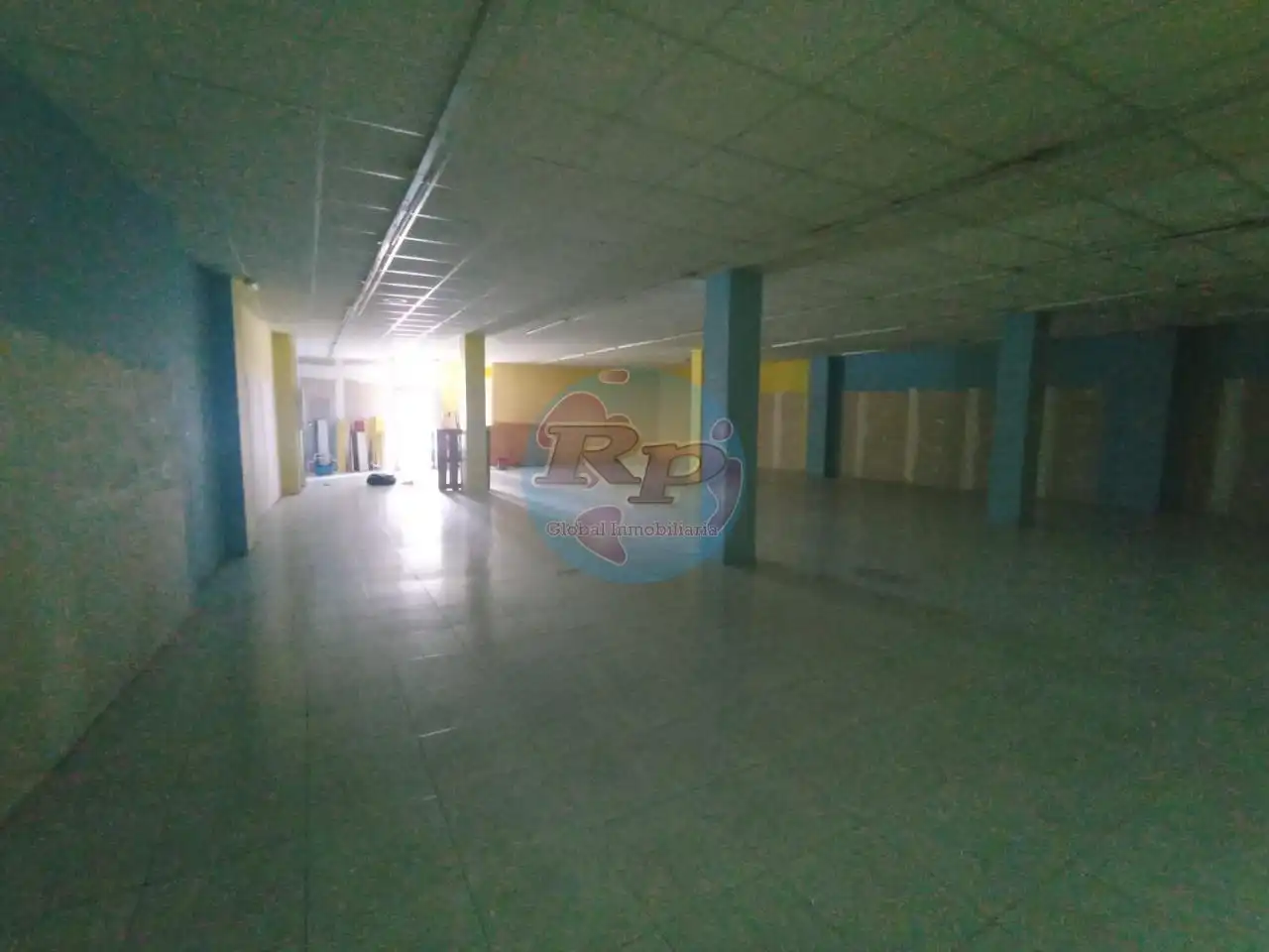 Local comercial en venda a La Robla, imagen 2