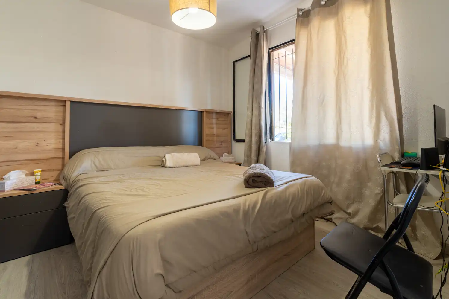 Habitación de Finca rústica en venta en L'Aldea con Terraza y Amueblado