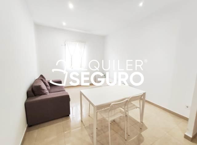 Sala d'estar de Pis de lloguer en  Madrid Capital amb Calefacció i Moblat