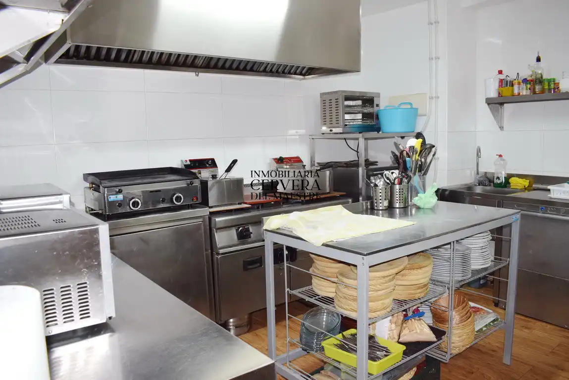 Cocina de Local en venta en Cervera del Maestre