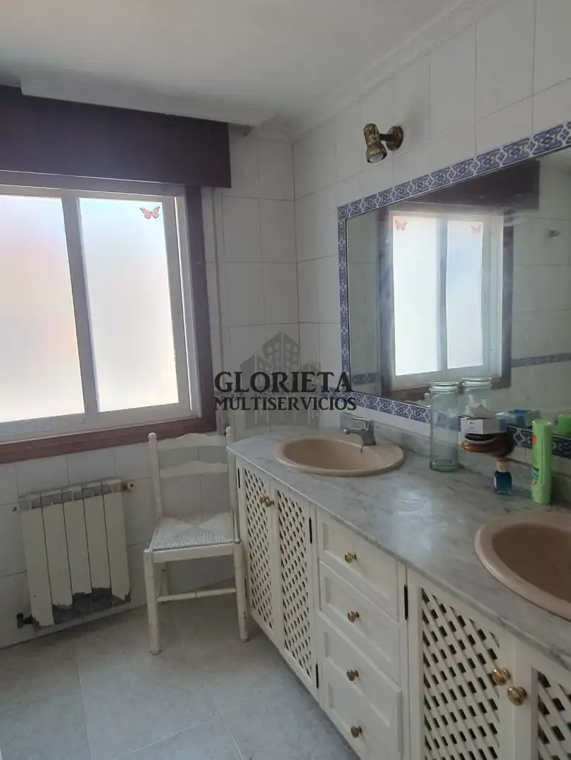 Bathroom of Houses for sale in Vigo   with Heating, Parquet flooring and Terrace