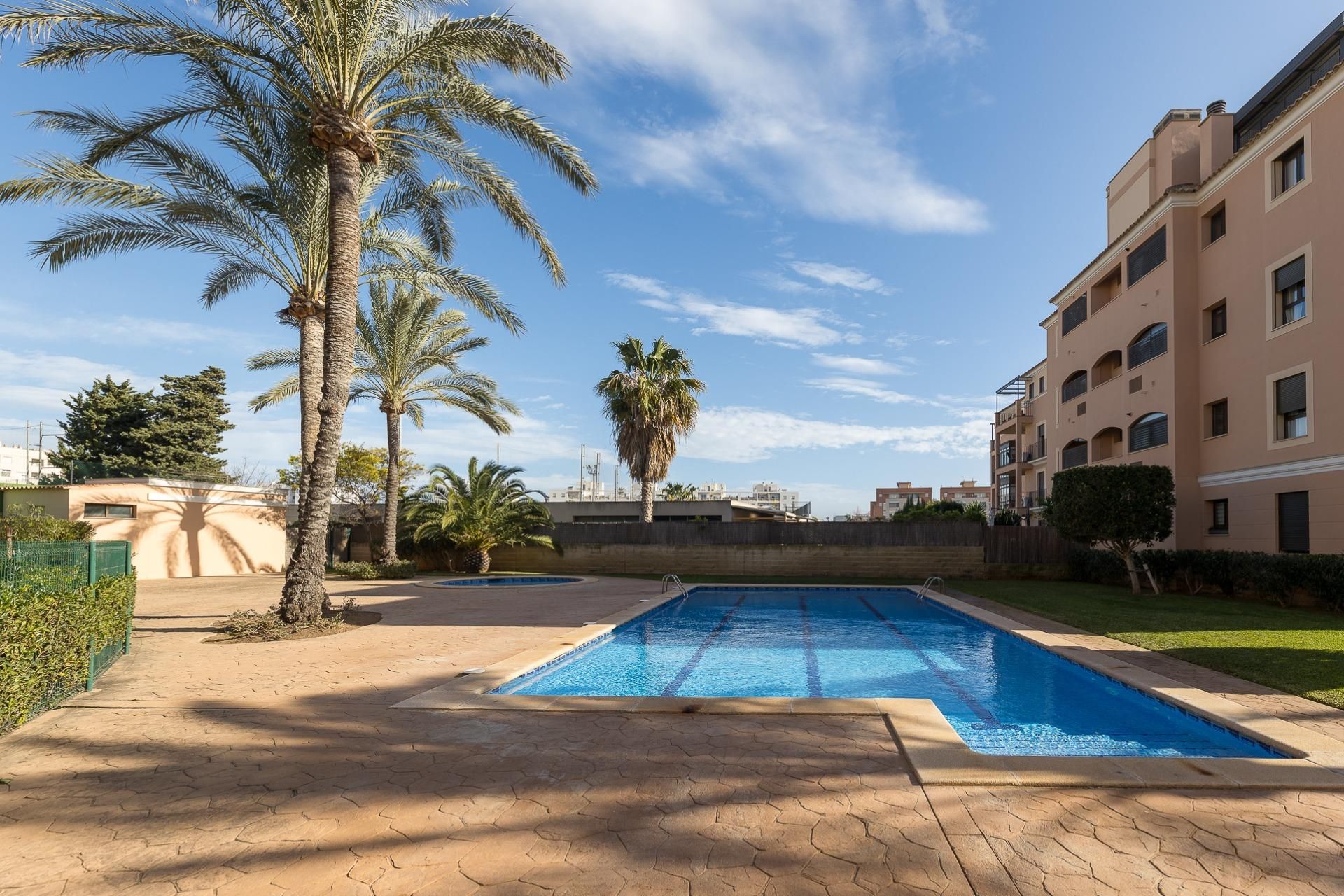 Swimming pool of Flat for sale in  Palma de Mallorca  with Air Conditioner, Heating and Private garden