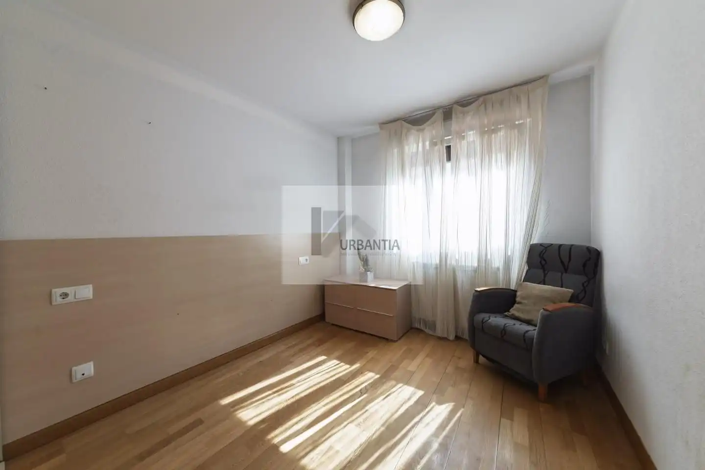 Habitación de Planta baja en venta en Larraga con Calefacción, Parquet y Terraza