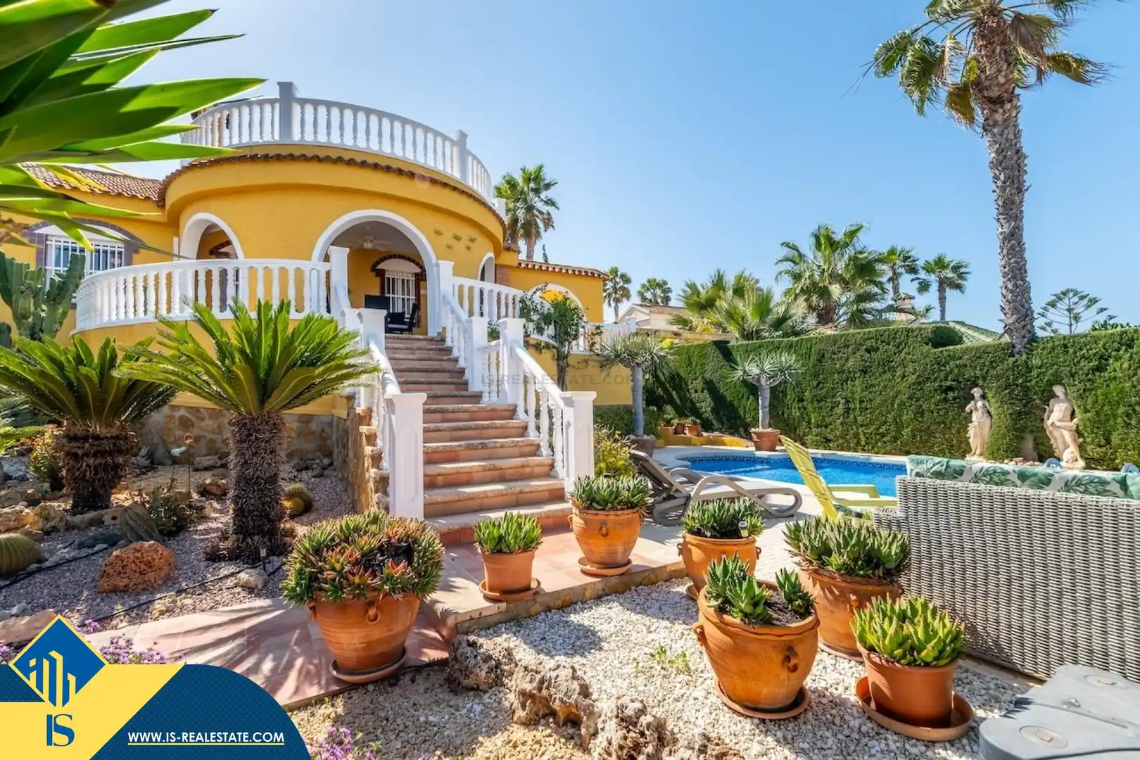 Detached house with pool for sale in Gran Alacant