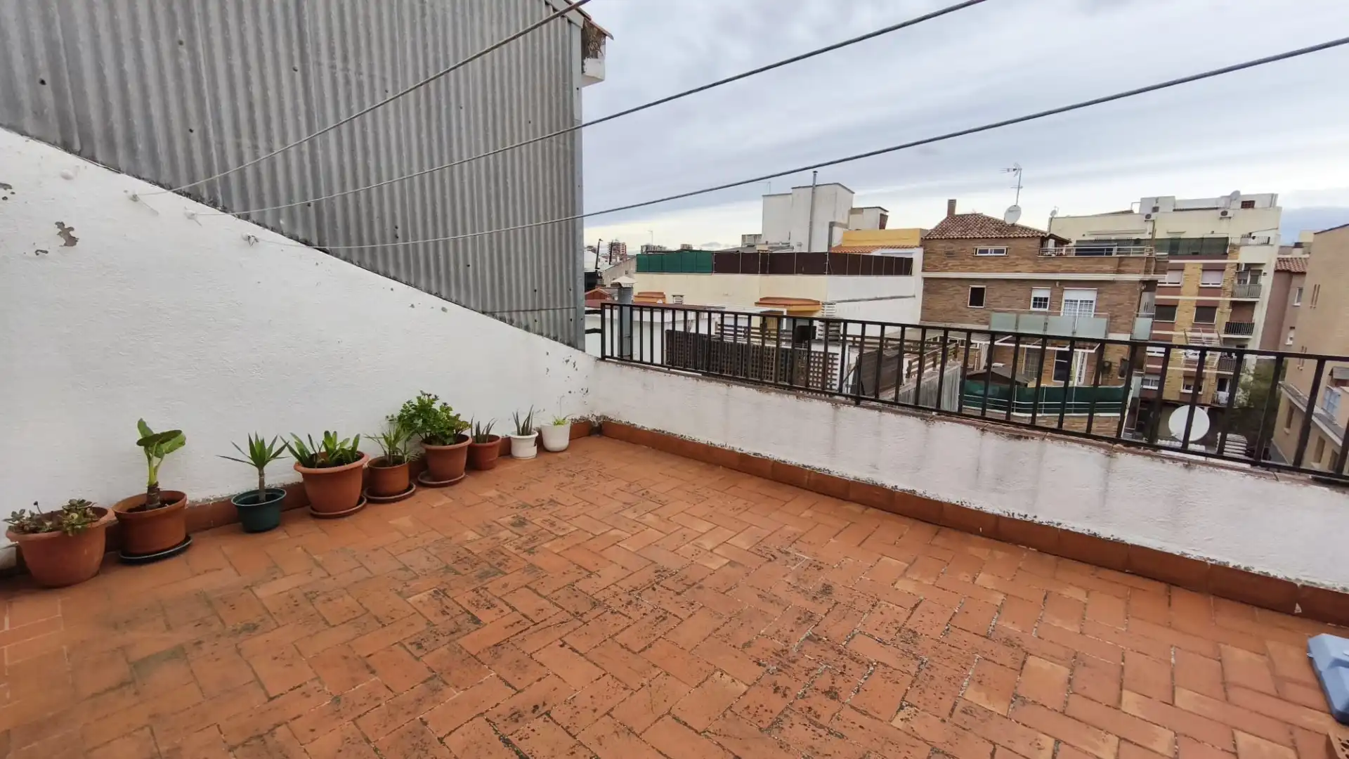 Terraza de Casa adosada en venta en Cerdanyola del Vallès con Calefacción, Terraza y Balcón