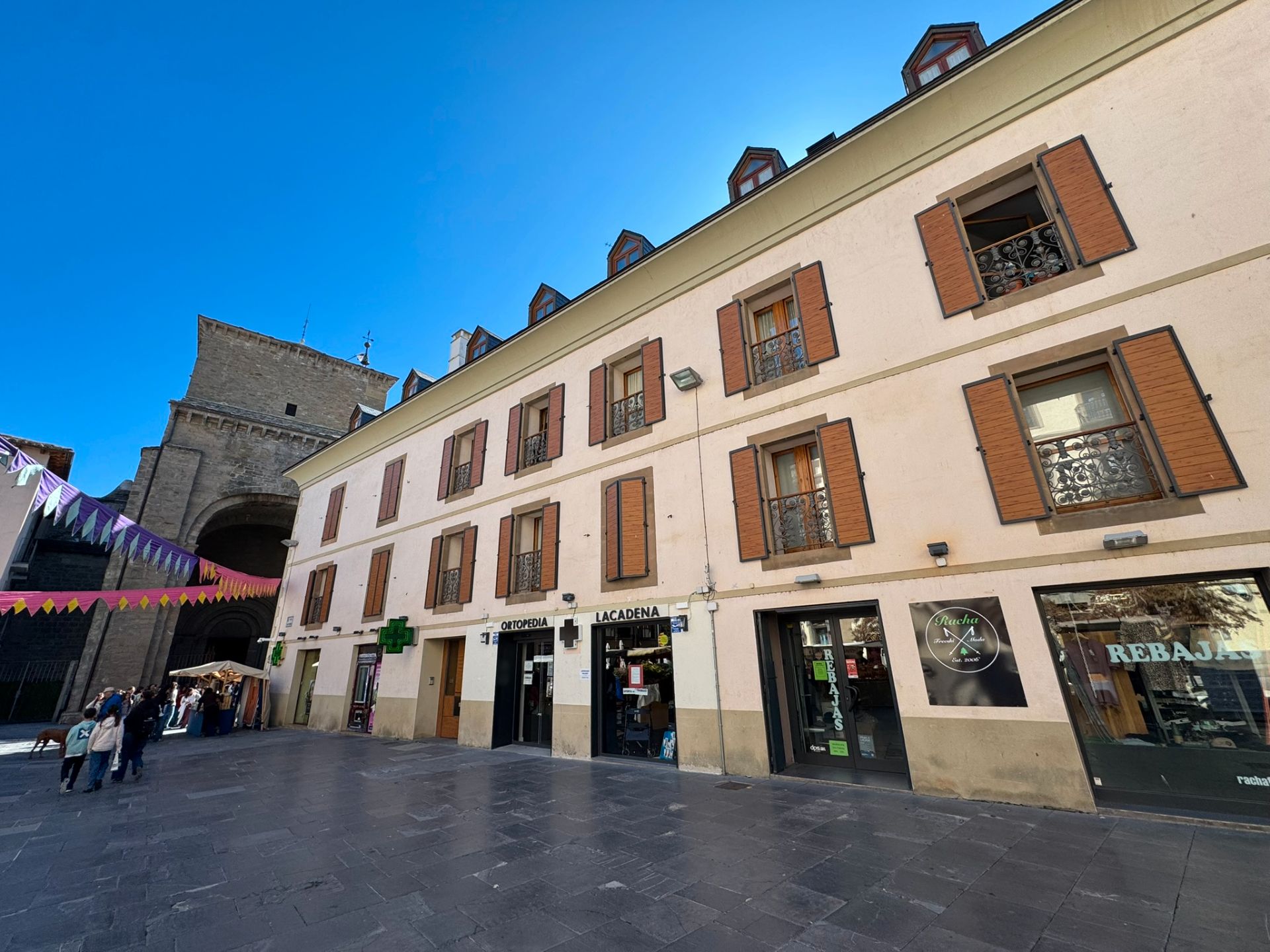 Vista exterior de Apartamento en venta en Jaca con Calefacción, Parquet y Trastero