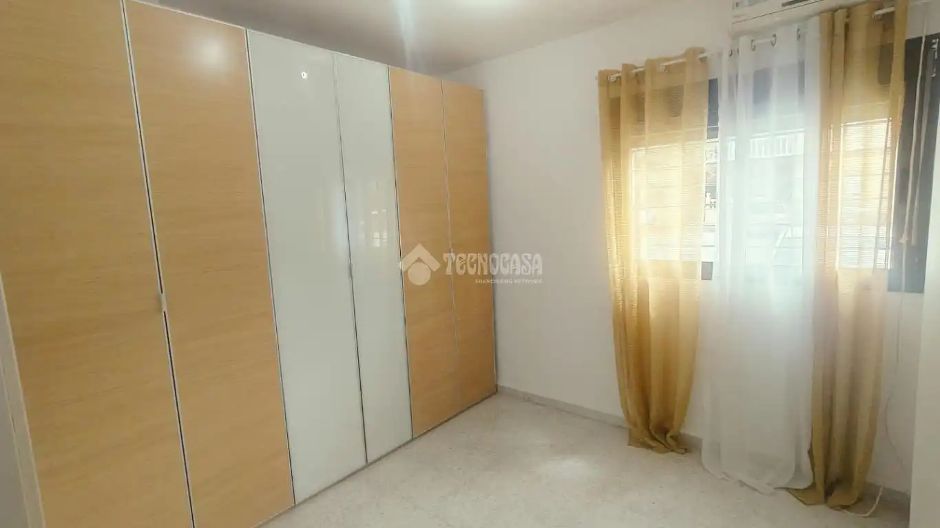 Habitación de Piso en venta en La Rinconada con Aire acondicionado