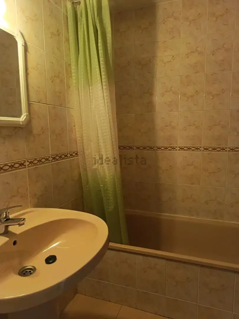 Baño de Piso de alquiler en Granada con Calefacción, Amueblado y Lavadora