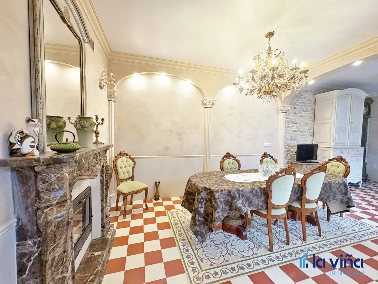 Comedor de Casa o chalet en venta en Aguadulce (Sevilla) con Calefacción, Jardín privado y Terraza