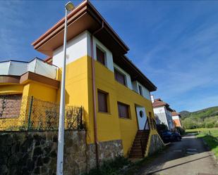 Vista exterior de Pis en venda en Liendo amb Terrassa i Balcó