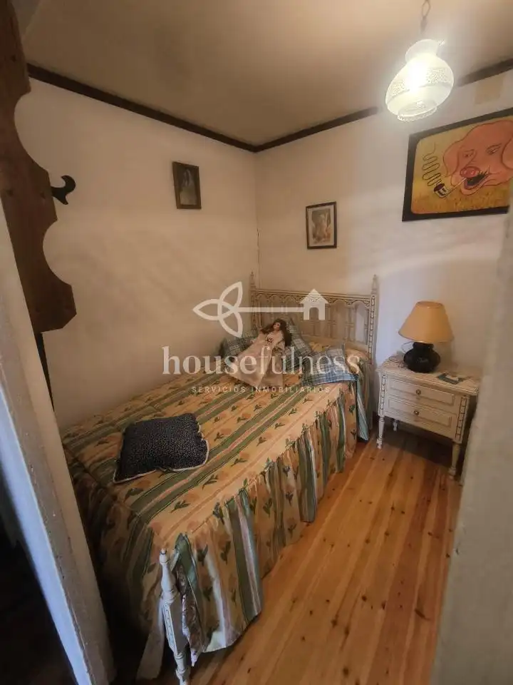 Dormitori de Finca rústica en venda en Ferrol amb Jardí privat, Terrassa i Traster